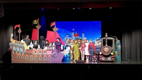 Vorweihnachtsstck der KulturScheune Herborn e.V. &#8222;Der kleine dicke Ritter&#8220; - &#8222;Derniere&#8220; - Herborn - 06.12.2025 17:00