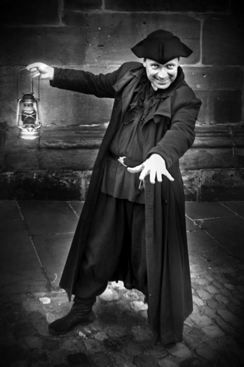 Historix-Tours: Spukschloss, Grüfte, Poltergeister - Stadtführung mit Schauspieler - Freiburg - 18.06.2025 19:30