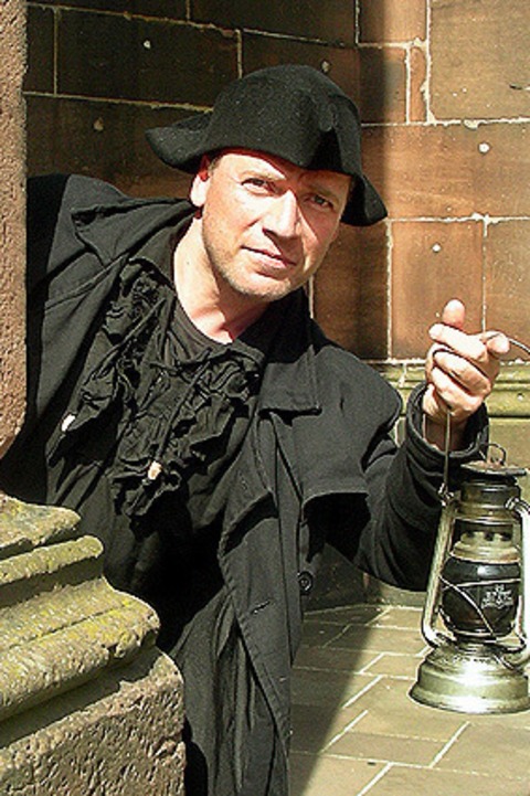 Historix-Tours: Mrder, Grber und Gespenster - Stadtfhrung mit Schauspieler - Freiburg - 16.10.2025 19:30