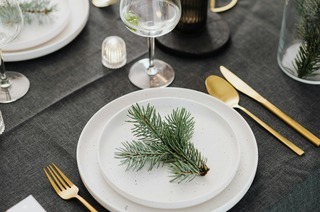 Weihnachtssterne-Abend - Winterliches Buffet im Mercedes-Benz Kundencenter Rastatt