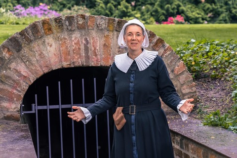 Kostmfhrung &#8222;Frulein Maria kommt zurck&#8220; - Jever - 08.05.2025 14:00