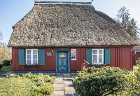Prerower Persnlichkeiten: Fhrung ber den Prerower Friedhof - Ostseebad Prerow - 23.05.2025 13:00