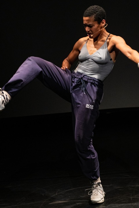 Nach Van Van Dance Company - Nirgendwo ist ein Ort - Frankfurt am Main - 03.07.2025 11:00