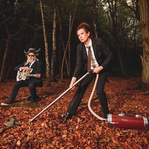Nessi Tausendschn & William Mackenzie (Gitarre) - Rumeiern - Stuttgart - 09.10.2025 20:00