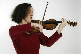 Die Geigen-Virtuosin Franziska Knig gibt ein Konzert in der ev. Kirche Ettenheim