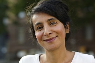 Cigdem Akyol stellt ihren Debtroman &#8222;Geliebte Mutter - Can&#305;m Annem&#8220; in der Buchhandlung Fundevogel vor
