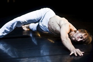 Im Rahmen des onCe-Festivals fr Instant Composition werden Performances im Sdufer, im E-Werk und im Artik in Freiburg gezeigt