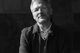 Volker Wei spricht mit dem Schriftsteller Karl-Heinz Ott ber das Geschichtsbild neurechter Bewegungen im Literaturhaus Freiburg