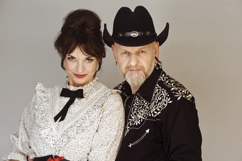 SCHWESTER CORDULA liebt Groschenromane: Der Westernroman, Liebe, Lasso, Leidenschaft - Marburg - 28.09.2025 19:00
