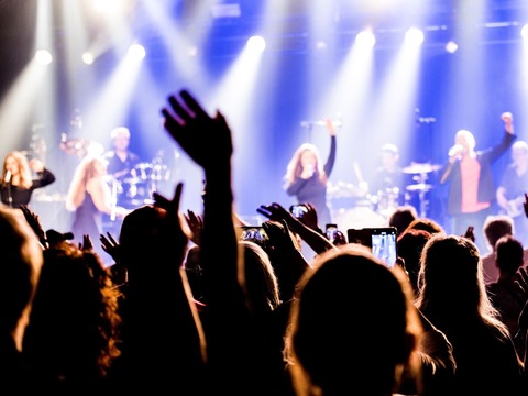 Ariane Mller ldt ein - Musik & Comedy - Eislingen - 10.12.2025 20:00