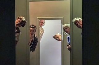 Die Komdie "Tartff oder Der Geistige" wird im Freiburger Wallgrabentheater gespielt