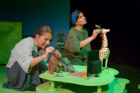 Bitte Lcheln! - Eine junge Giraffe mchte tierische Freunde finden - Rsselsheim am Main - 13.07.2025 11:00