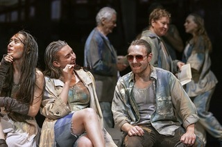 In einem Doppelabend prsentiert das Kleine Haus des Theater Freiburg die Premiere von &#8222;La Fabbrica Illuminata & Far Away&#8220;