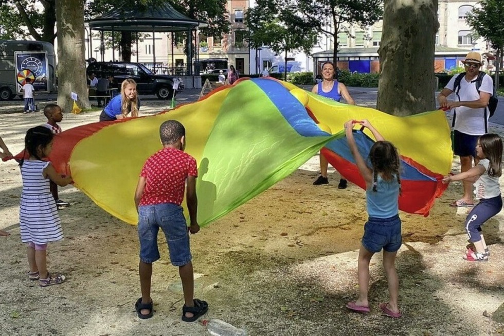 Ab dem 15.Juni verwandelt sich die Claramatte in Basel jeden Sonntag von 15 bis 17 Uhr in einen buten Bewegungsraum fr Kinder zwischen zwei und acht Jahren. - Badische Zeitung TICKET