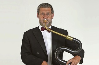 Im Storchenhof in Teningen stellt Franz Schssele kuriose Musikinstrumente vor