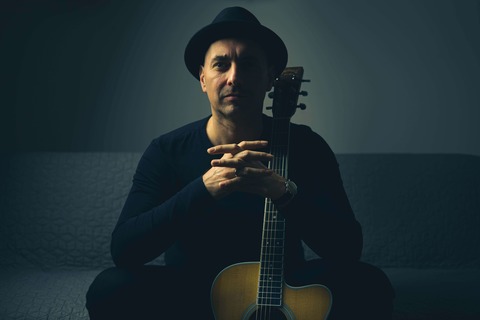 Tom Lumen im Folkclub Prisma e.V. Pforzheim - Hungarian solo acoustic fingerstyle guitarist - Pforzheim - 18.11.2025 20:00