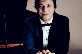 Earthquake - Ilya Shmukler, Klavier - Konzerte mit jungen Knstlerinnen und Knstlern
