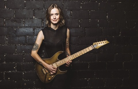 Yasi Hofer & Band - Der Shooting-Star am Gitarrenhimmel - Frth - 21.03.2026 20:00