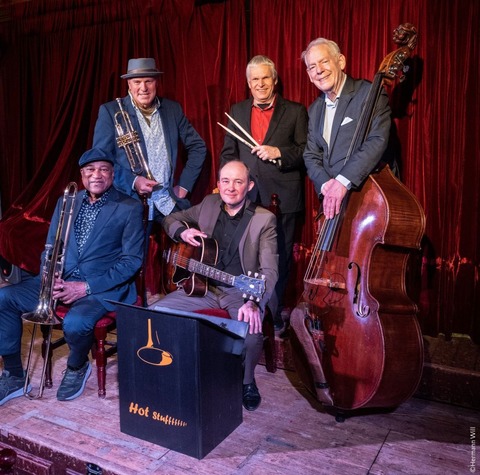 Swing into Christmas - Traunreut - 07.12.2025 19:00