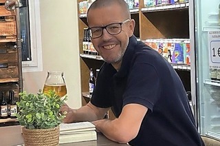 &#8222;Bier trifft Buch &#8211; Anekdoten rund ums Bier&#8220; gibt es im Pop-Up Caf &#8222;The Naked Ape&#8220;