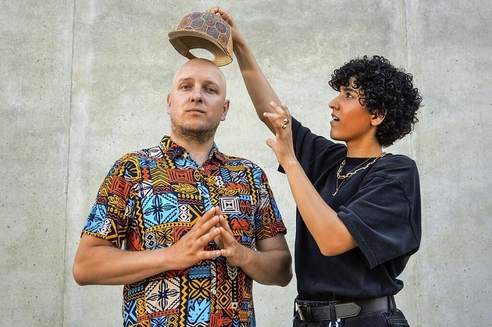 Das Duo All Eyes On Us prsentiert eine Zaubermatine im Storchenhof in Teningen - Badische Zeitung TICKET