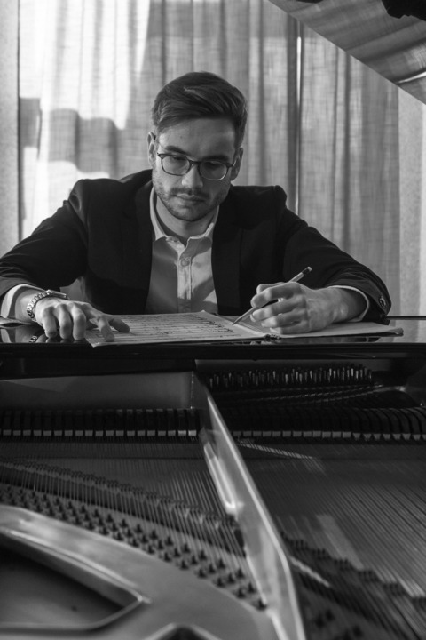 Rote Rosen - Erinnerungen an Gerd Natschinski - Lukas Natschinski spielt und singt Gerd Natschinski - Wittenberge - 30.04.2026 19:00