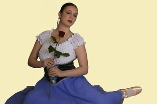 Das Ballett- und Tanzstudio Wegel tanzt in der Offenburger Reithalle durch das Mrchen "Die Schne und das Biest"