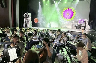 Das Clara-Schumann-Gymnasium prsentiert im Lahrer Parktheater das Musical "Klang des Regens"