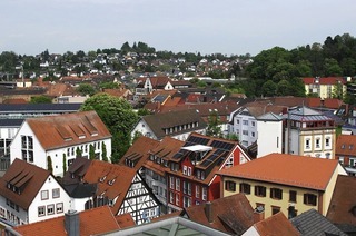 Der Altstadtflohmarkt rund um die Emmendinger Lammstraße lädt zum Stöbern und Feilschen ein