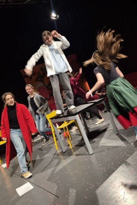 Auf die Bhne! Improtheater ab 10 Jahren - Leitung: Anita Khajehali - Friedrichshafen - 26.04.2026 13:00
