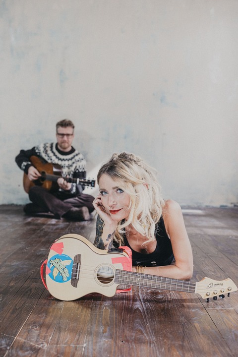 Sarah Lesch auf Tour im Duo - WUNSCHKONZERT - Ein Liederabend mit Sarah Lesch - Groenhain - 07.12.2025 17:00