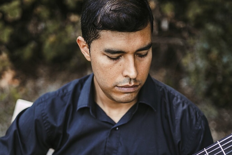 Der Gitarrist Carlos Restrepo spielt einen Soloabend im depot.K in Freiburg - Badische Zeitung TICKET