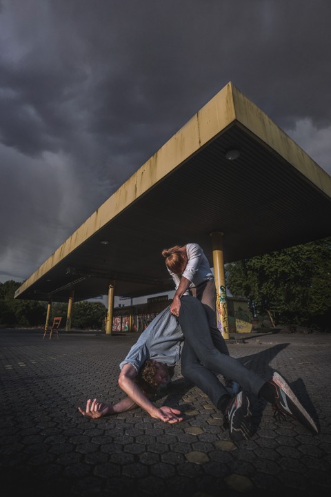 Blickwinkel Perfomance: It really hurts when your head hits the concrete - Dinslaken - 04.11.2025 19:00