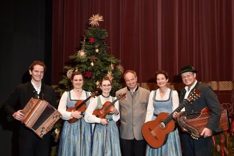 Pfarrer Rainer Maria Schieler und Elisabeth Rehm mit Familie und Rupert Biegel - Heilige Nacht von Ludwig Thoma - Neumarkt in der Oberpfalz - 22.12.2025 20:00