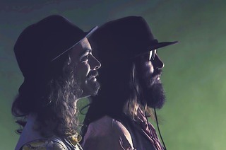 Auf der Gundi-Thoma-Kulturbhne in Feldberg findet ein Konzert mit dem Bhnenduo Danjo aus Freiburg statt