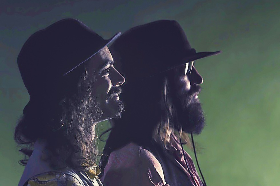 Auf der Gundi-Thoma-Kulturbhne in Feldberg findet ein Konzert mit dem Bhnenduo Danjo aus Freiburg statt - Badische Zeitung TICKET