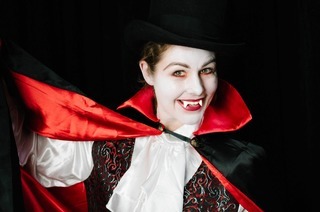 Norma und der Vampir - Halloween im Galli Theater