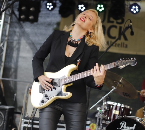 Vanesa Harbek & Band - Die Latin Blues Queen auf Erfolgstournee - Bielefeld - 07.11.2025 20:30