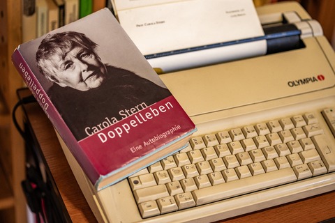 zum Cafe mit Frau Stern - Ihr Doppelleben - Seebad Bansin - 15.11.2025 17:00