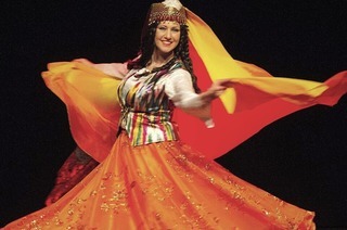 Amira el Amar und ihre Tnzerinnen bringen die Tanzshow Bolero Arabica im Brgerhaus Kippenheim auf die Bhne