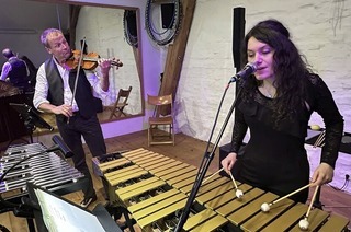 Das Duo just2it tritt am Freitag, 19. September, um 20.15 Uhr in der Kulturscheune Rabe, Im Eselgrien 2 in Efringen-Kirchen auf.
