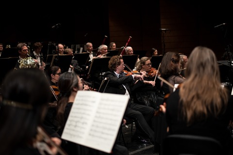 Sinfoniekonzert 5 - Sibelius und Brahms - Ltg. GMD Jochem Hochstenbach Klavier Hannes Minnaar - Trier - 05.03.2026 19:30