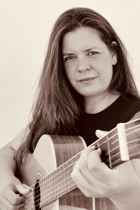 Esther Perales - Freiburg - 10.10.2025 19:00