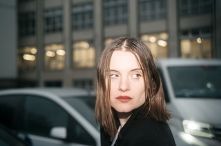 Sophia Kennedy &#8222;Squeeze Me&#8220; live