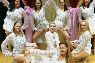 Tanzvorfhrung: &#8222;Retro Groove - Tanz durch die Zeit&#8220; fr Kinder