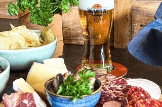 Frauenkneipe mit Helge