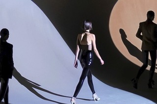 Ab Samstag, 18. Oktober, kann die Ausstellung "Catwalk:The Art of the Fashion Show" im Vitra Design Museum besucht werden.