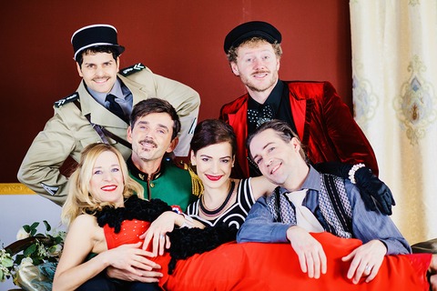 GANZ PARIS TR�UMT VON DER LIEBE - Ein Theaterst�ck mit Stefanie Hertel - Memmingen - 14.04.2026 19:30