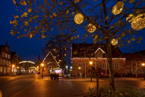 Weihnachtliche Stadtf�hrung durch die historische Altstadt im Nordseebad Otterndorf - Weihnachtliche Stadtf�hrung durch die historische Altstadt im Nordseebad Otterndorf - Otterndorf - 21.12.2025 16:00