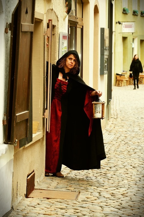 Historix-Tours: Hexen, Folter, Scheiterhaufen - Stadtfhrung mit Schauspieler*innen - Freiburg - 22.12.2025 19:00